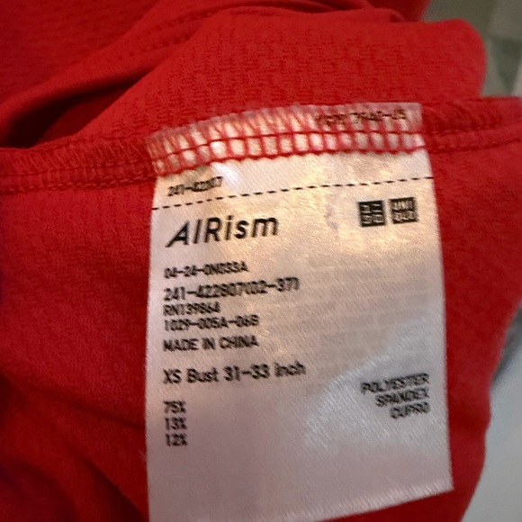 Uniqlo Women's Red Jacket - Picture 3 of 5